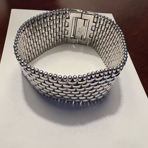 A IL Jewelry - Stainless Steel Basket weave style bracelet